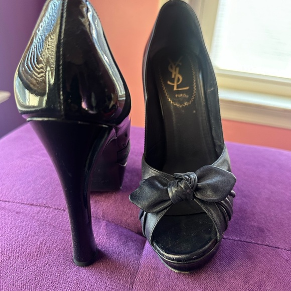 Women's Black Peep Toe Heels - Picture 3 of 3